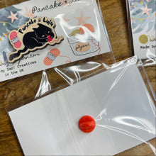 Load image into Gallery viewer, Black Kitty Pancake & Lulu Super Fancy Yarn Pin