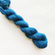 Load image into Gallery viewer, BLUE VELVET